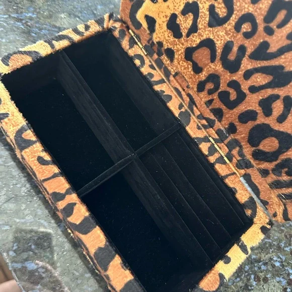 Animal Print Cheetah Jewelry Box Chaise Lounge Mini Doll Furniture - Picture 3 of 6